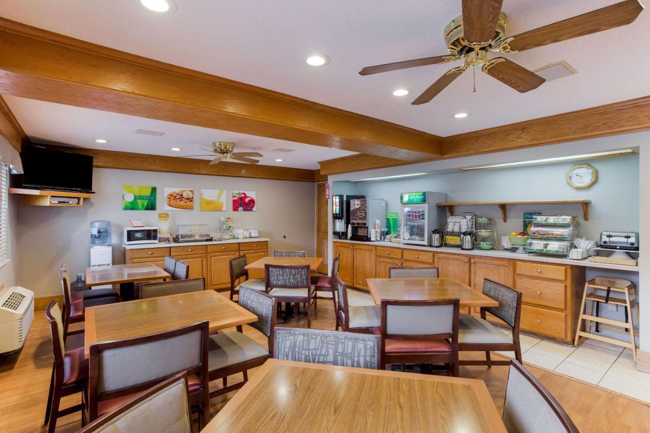 Quality Inn Athens Bagian luar foto
