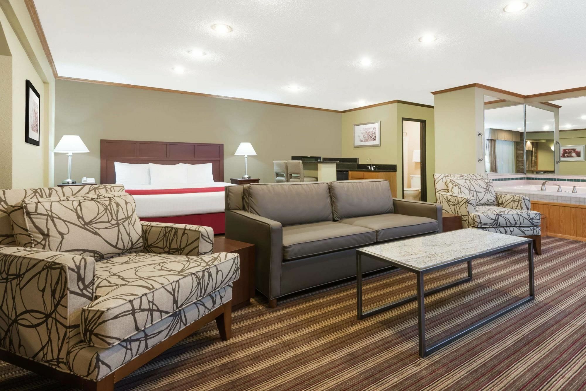 Quality Inn Athens Bagian luar foto
