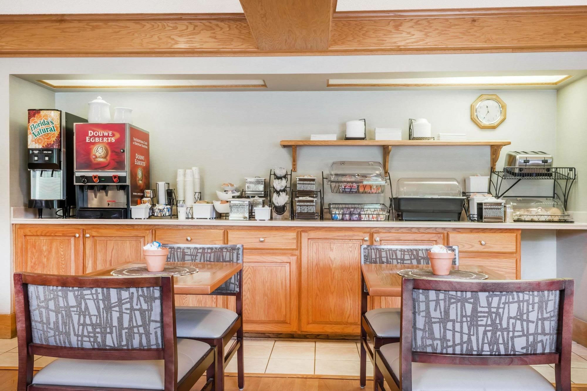 Quality Inn Athens Bagian luar foto